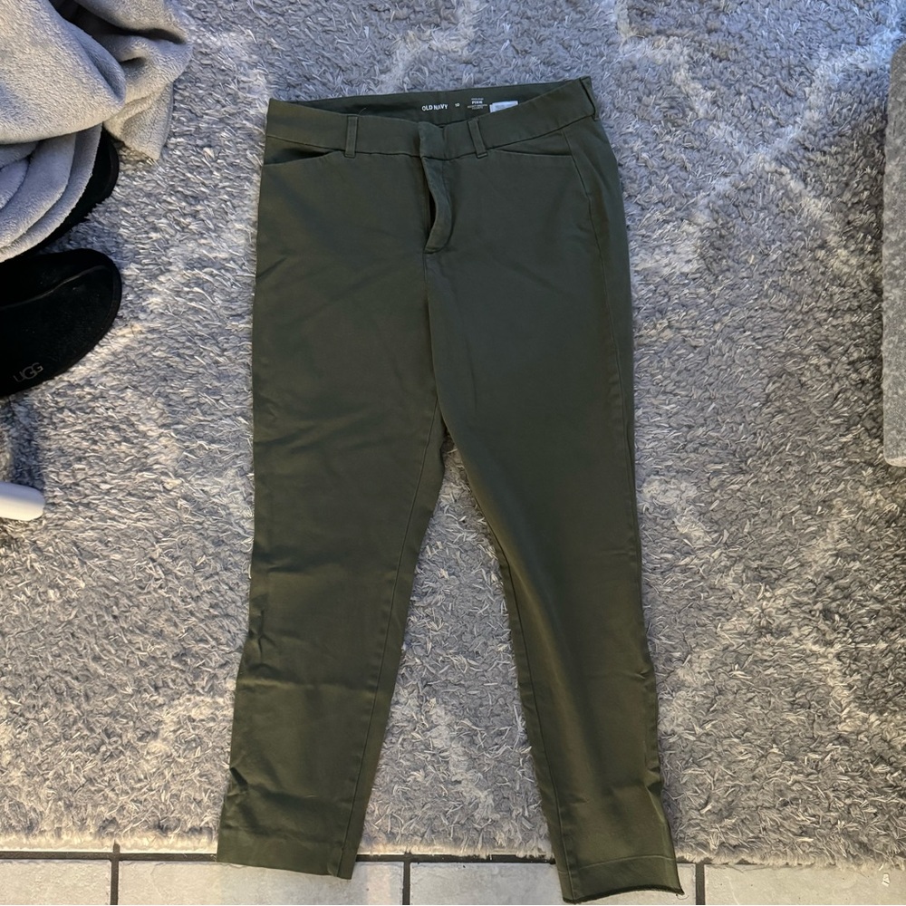 Old Navy Pixie Pants Olive Green